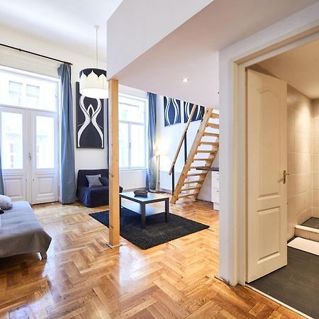 Large Apartment For Groups City Center Dist. VII Boedapest Buitenkant foto