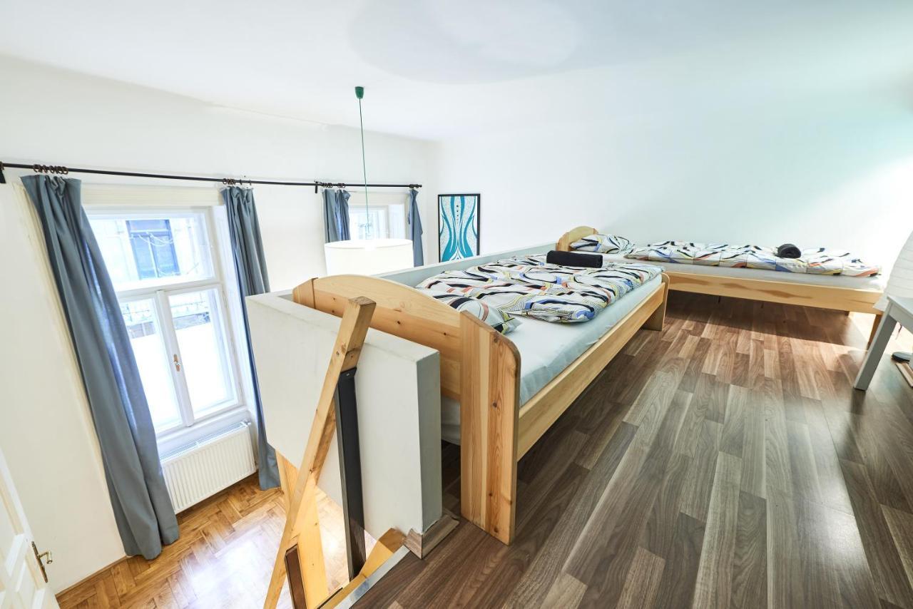 Large Apartment For Groups City Center Dist. VII Boedapest Buitenkant foto