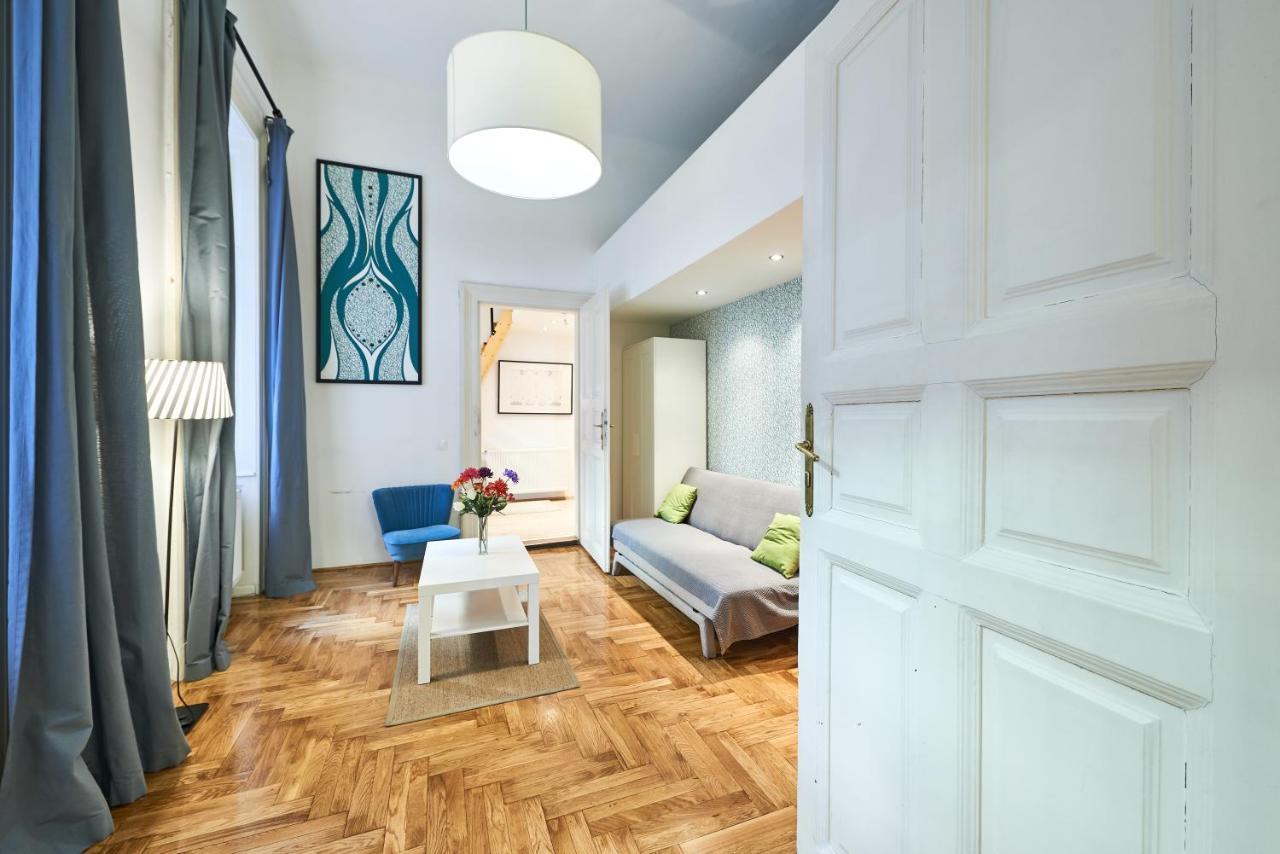 Large Apartment For Groups City Center Dist. VII Boedapest Buitenkant foto