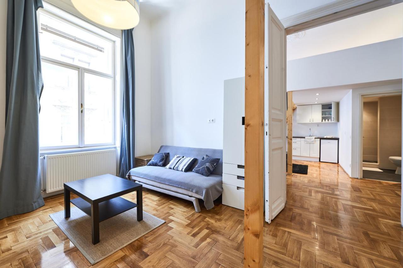 Large Apartment For Groups City Center Dist. VII Boedapest Buitenkant foto