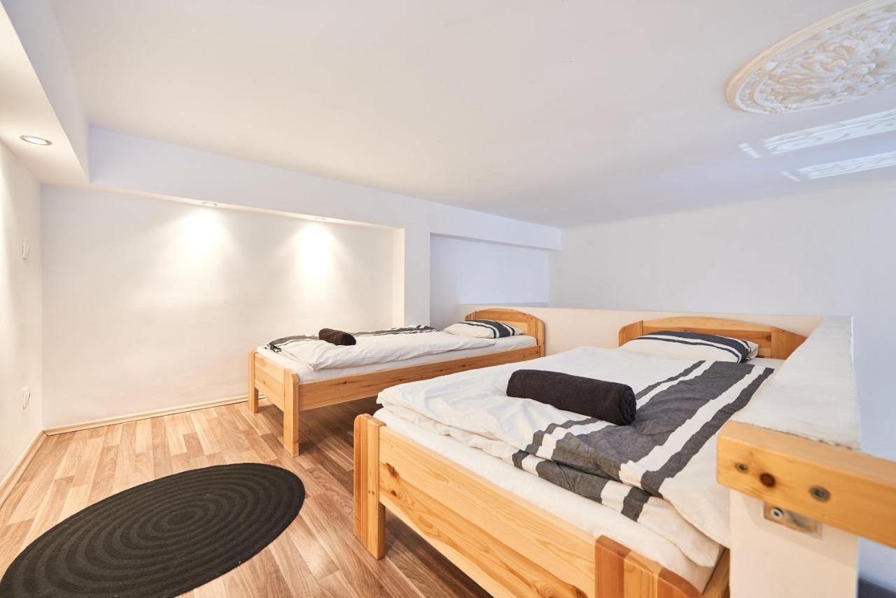 Large Apartment For Groups City Center Dist. VII Boedapest Buitenkant foto
