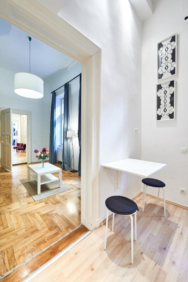 Large Apartment For Groups City Center Dist. VII Boedapest Buitenkant foto