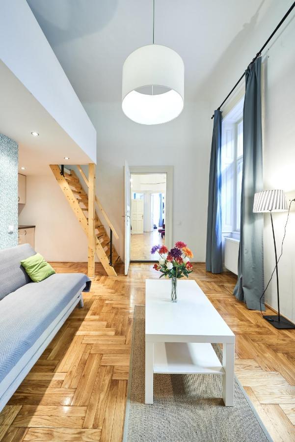 Large Apartment For Groups City Center Dist. VII Boedapest Buitenkant foto
