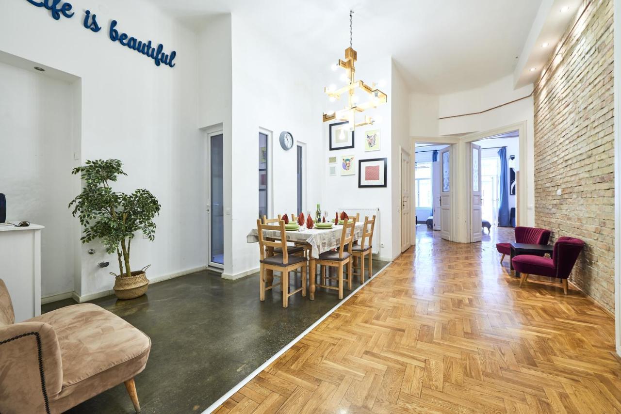 Large Apartment For Groups City Center Dist. VII Boedapest Buitenkant foto