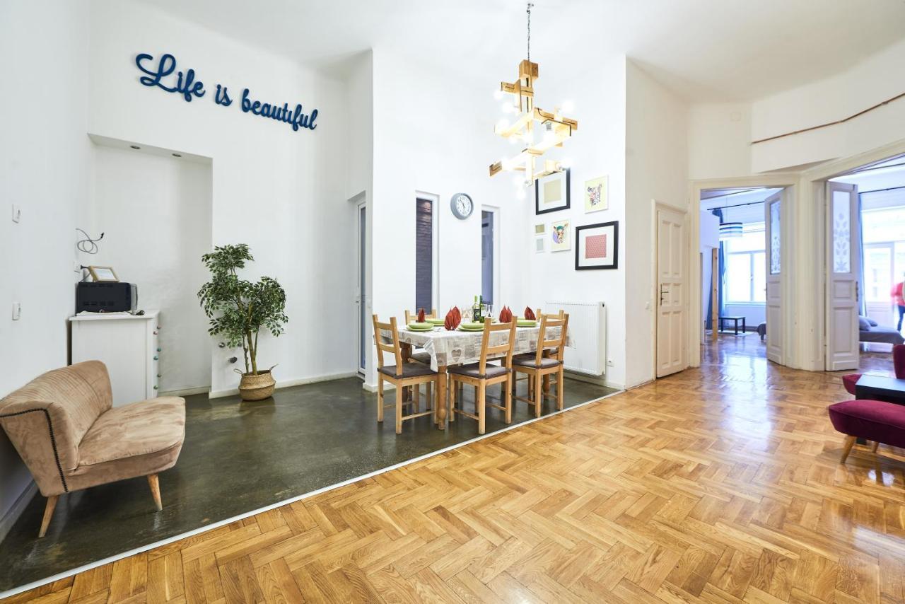 Large Apartment For Groups City Center Dist. VII Boedapest Buitenkant foto
